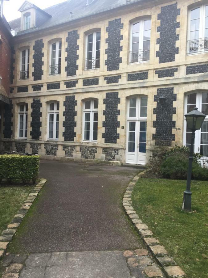 Appartement Le Phare Honfleur Exteriör bild