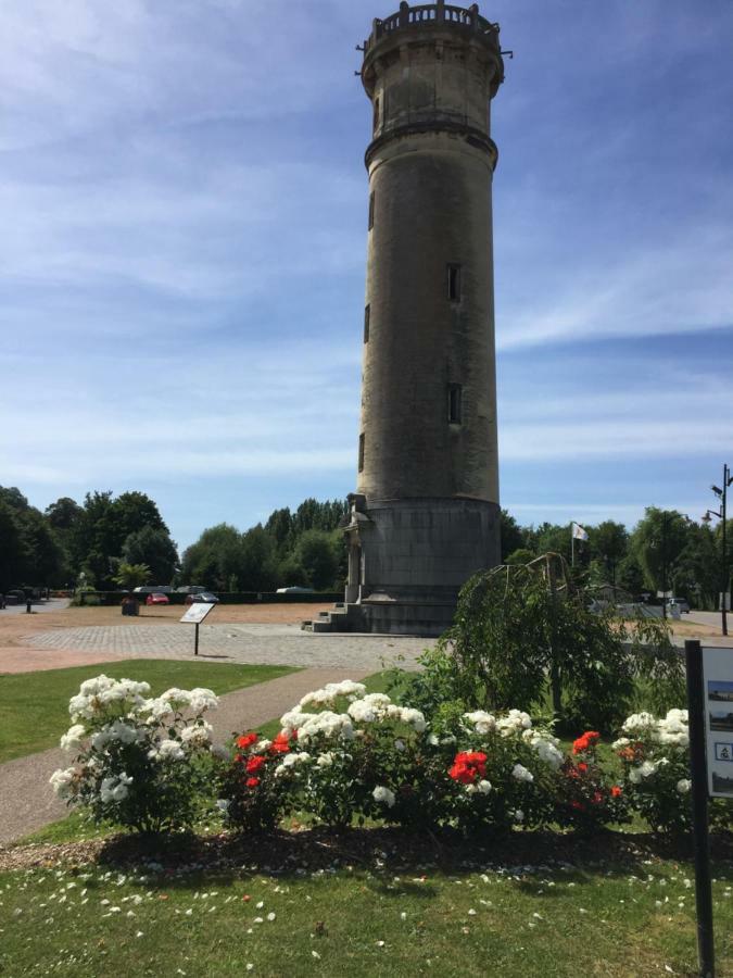 Appartement Le Phare Honfleur Exteriör bild